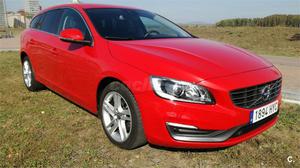 VOLVO V D4 Momentum Auto 5p.