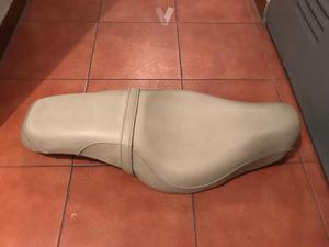 asiento doble Harley-Davidson blanco