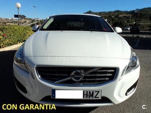 VOLVO V D4 Momentum 5p.