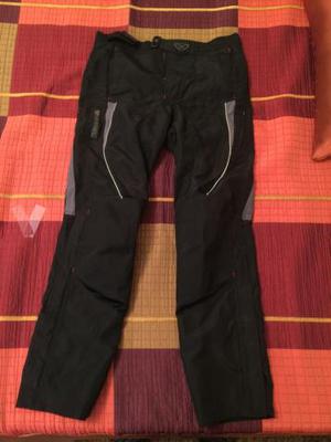 pantalón moto talla M