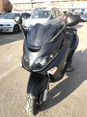 PIAGGIO X-Evo 125 Sport -15