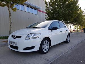 TOYOTA Auris 1.4 D4D Live 5p.