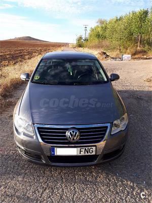 VOLKSWAGEN Passat 2.0 TDI 140cv Highline DSG 4p.