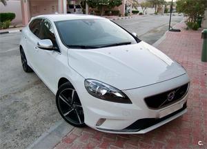 VOLVO V T4 RDesign Momentum Auto 5p.