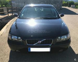 Volvo S Kinetic 4p. -04