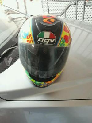 Casco AGV nuevo.