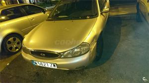 FORD Mondeo 1.8TD GHIA 5p.