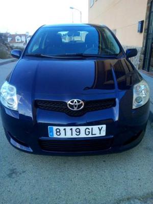 TOYOTA Auris 2.0 D4D Advance -09