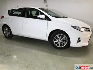 Toyota auris 120d active '14 de segunda mano