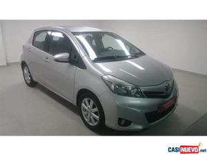 Toyota yaris 1.3 active multidrive '12 de segunda mano