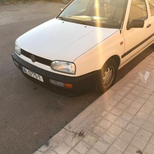 VOLKSWAGEN Golf GOLF 1.4 CL -92