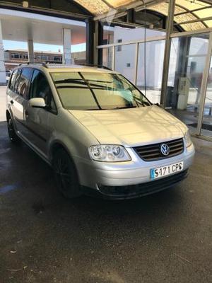 VOLKSWAGEN Touran 1.9 TDI DSG TRENDLINE -03