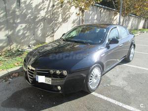 ALFA ROMEO  JTD 16v Distinctive 4p.