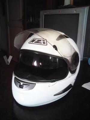 NZI.casco de moto blanco