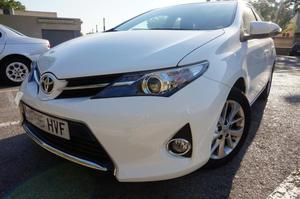 TOYOTA Auris 130 Active -14