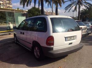 CHRYSLER Voyager LE 