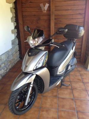 KYMCO People 125 GTi (modelo actual) -13