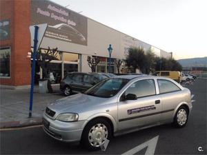 Opel Astra v Comfort 3p. -01