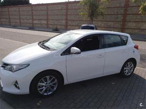 TOYOTA Auris 130 Active 5p.