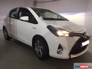 Toyota yaris hsd 1.5 active '14 de segunda mano