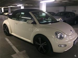 VOLKSWAGEN New Beetle 2.0 Tiptronic Cabriolet 2p.