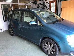 VOLKSWAGEN Touran 1.6 FSI ADVANCE 5p.