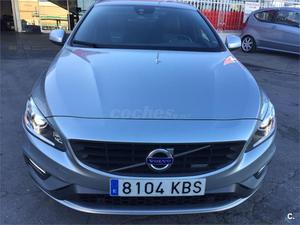 VOLVO S D4 RDesign Momentum Auto 4p.