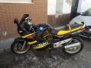 SUZUKI GSX 750 F (