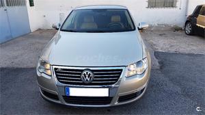 VOLKSWAGEN Passat 2.0 TDI 140cv Highline DSG 4p.