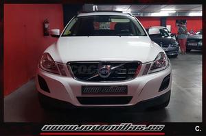 VOLVO XC D5 AWD Momentum Auto 5p.