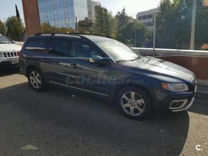 VOLVO XC70 D5 Momentum Auto 5p.