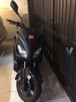 YAMAHA X MAX 250 ABS (modelo actual) -10