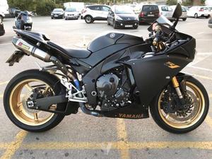 YAMAHA YZF R1 (modelo actual) -11