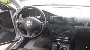 Volkswagen Passat 1.9 Tdi Trendline 130cv 4p. -02