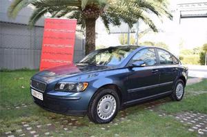 Volvo S Kinetic 4p. -05