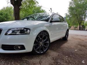 AUDI A3 1.6 TDI e Attraction 3p.