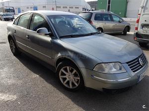 VOLKSWAGEN Passat 1.9 TDi Advance 130CV 4p.