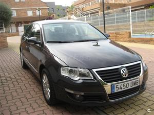 VOLKSWAGEN Passat 2.0 TDI 140cv Sportline 4p.