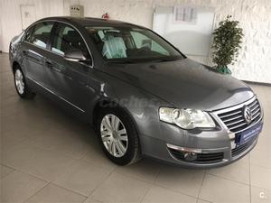 VOLKSWAGEN Passat 2.0 TDI DPF Highline 4p.