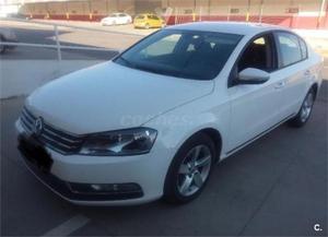 Volkswagen Passat 1.6 Tdi 105cv Bluemotion 4p. -14