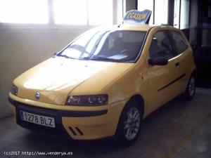 SE VENDE FIAT PUNTO AñO  - HOSPITALET DE LLOBREGAT (L)