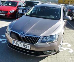 SKODA Superb Combi 2.0 TDI CR 140cv Elegance 5p.