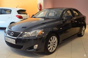 LEXUS IS220d Luxury 4p.