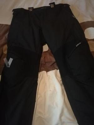 Pantalón moto Dainese goretex talla 60