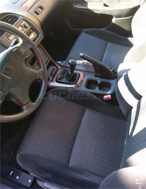 HONDA Accord 1.8 i LS Vtec 4p.