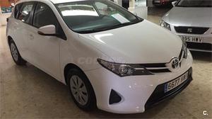 TOYOTA Auris 90D Live 5p.