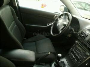 Toyota Avensis 2.0 D4d Executive 5p. -05