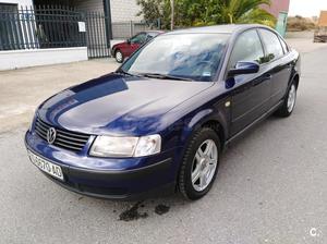 VOLKSWAGEN Passat 1.9 TDI VARIANT COMFORTLINE 5p.