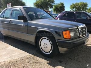 MERCEDES-BENZ D 2.5 TURBO 4p.