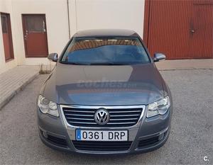 VOLKSWAGEN Passat 2.0 TDI Highline DSG 4p.